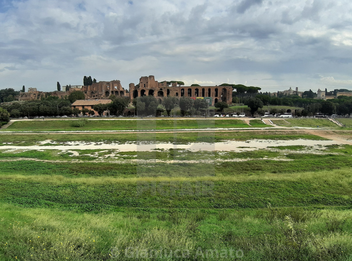 "Roma - Scorcio del Palatino da Via del Circo Massimo" stock image