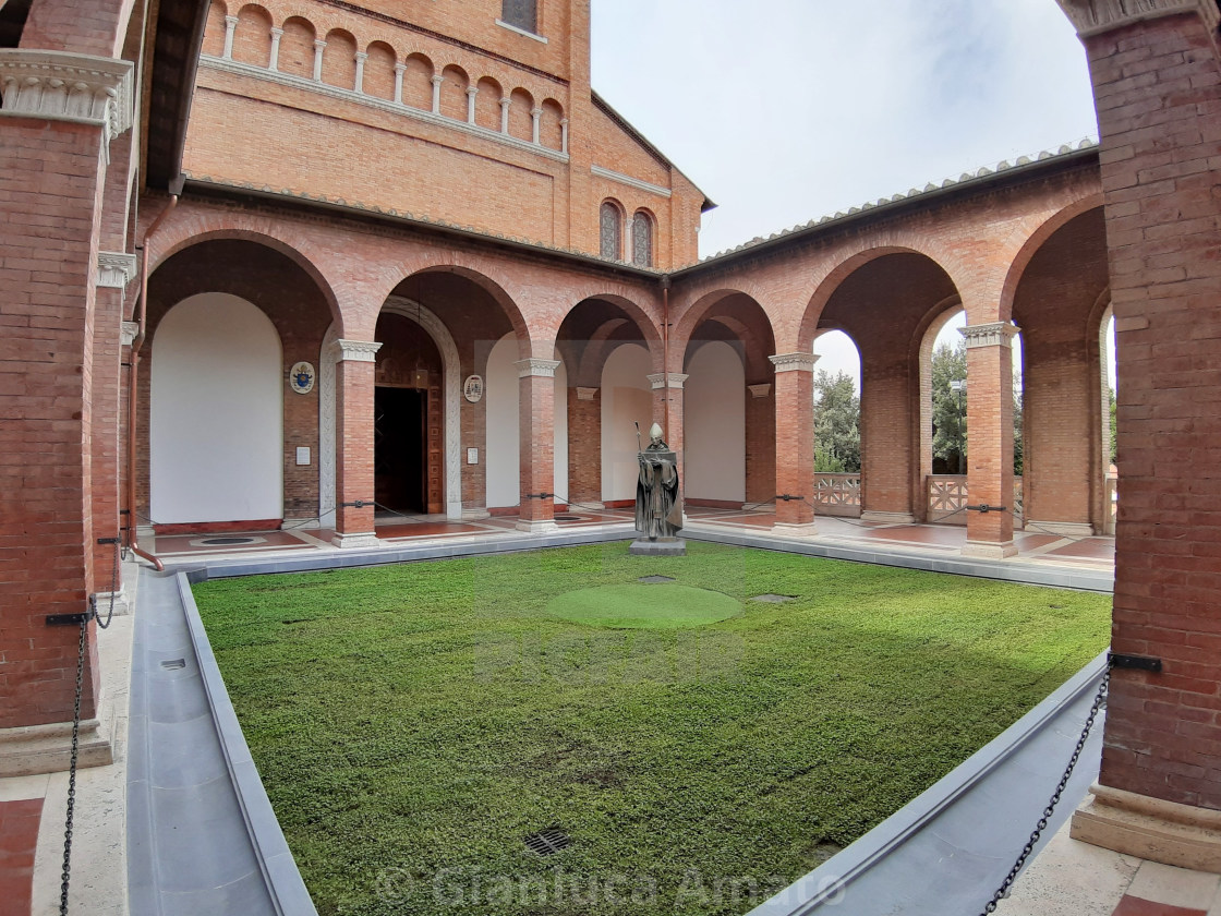 "Roma - Scorcio del portico di Sant'Anselmo" stock image