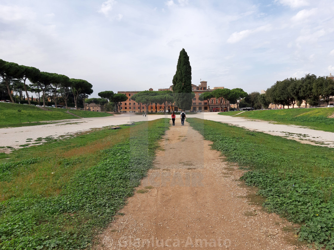 "Roma - Turisti sul sentiero centrale del Circo Massimo" stock image