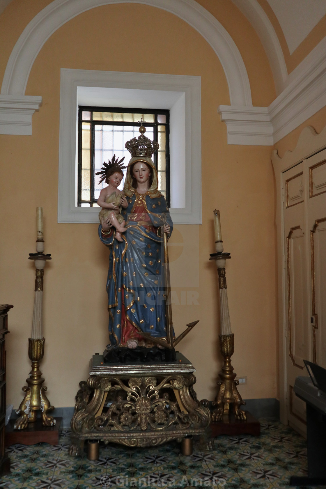 "Sorrento - Scultura lignea nella chiesa dell'Annunziata" stock image