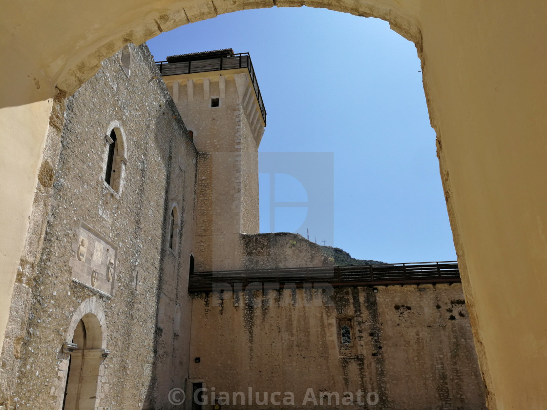 "Spoleto - Scorcio di una torre dal Cortile delle Armi" stock image