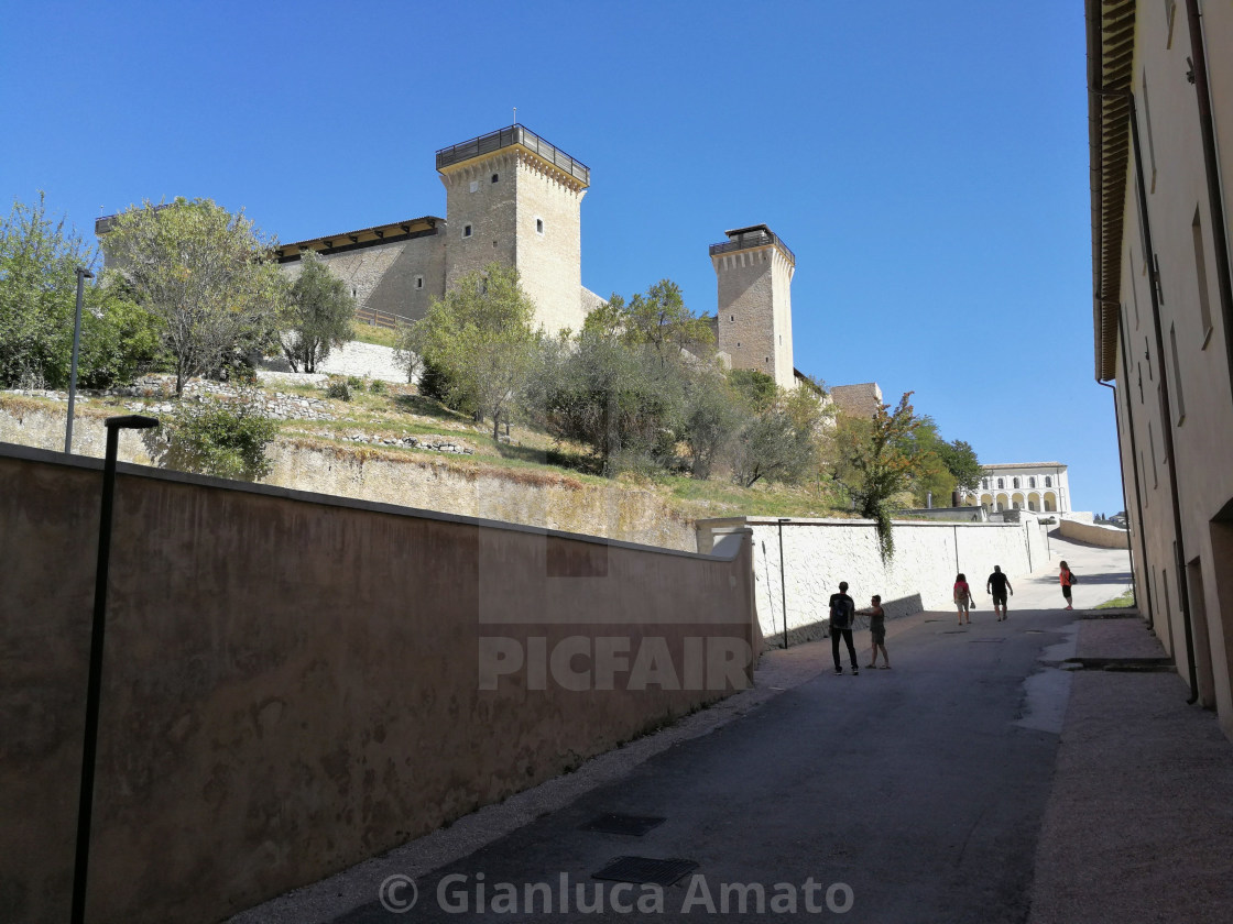 "Spoleto - Turisti verso la Rocca di Albornoz" stock image