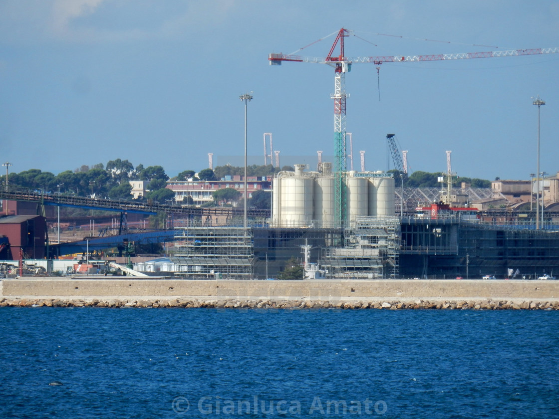 "Taranto - Cantiere edile al porto commerciale" stock image