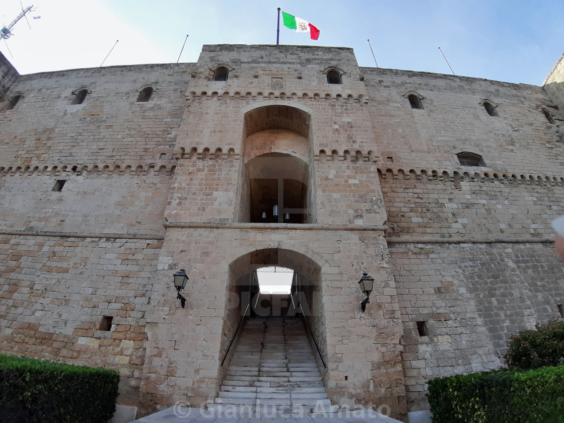 "Taranto - Facciata del Castello Aragonese sul canale" stock image