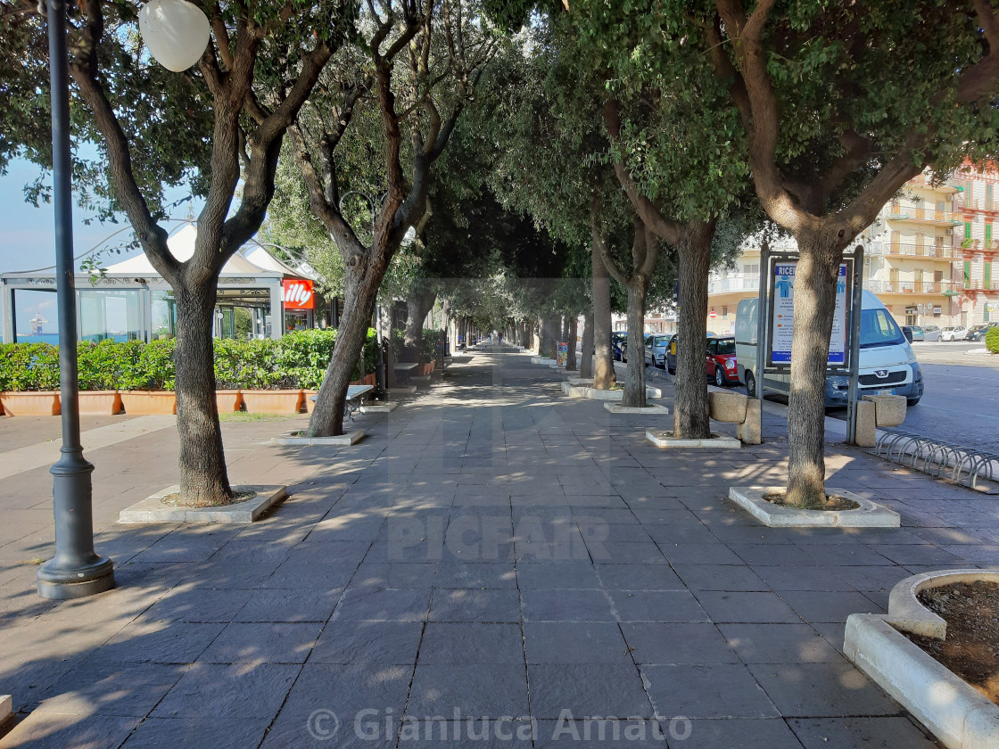 "Taranto - Lungomare alberato del Borgo Nuovo" stock image