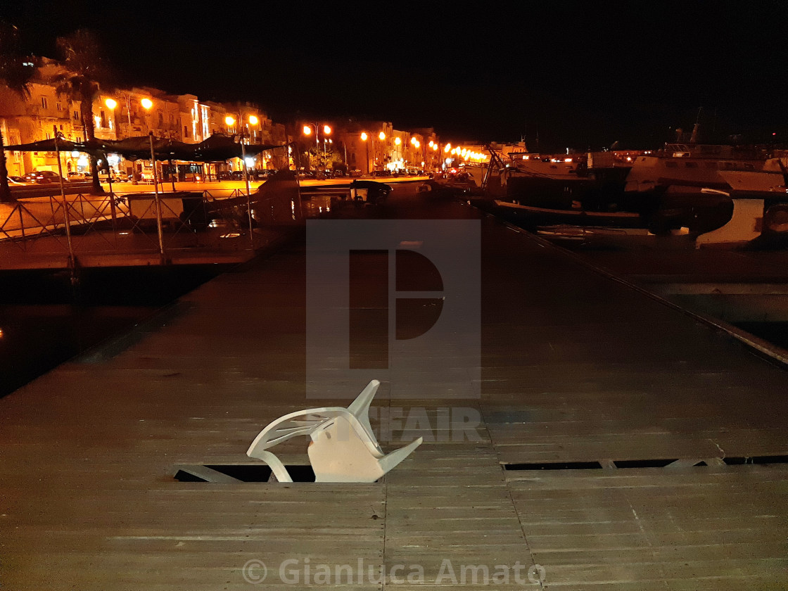 "Taranto - Pontile pedonale pericoloso" stock image