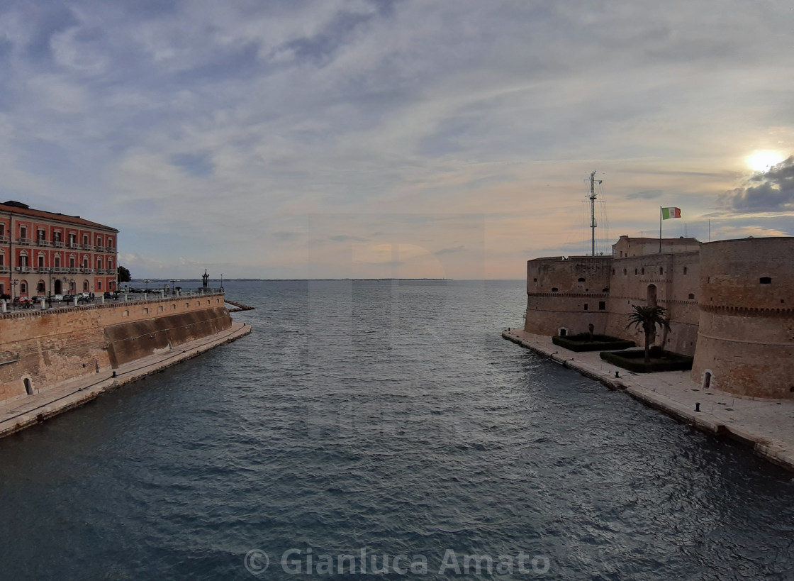 "Taranto - Scorcio panoramico dal ponte girevole" stock image