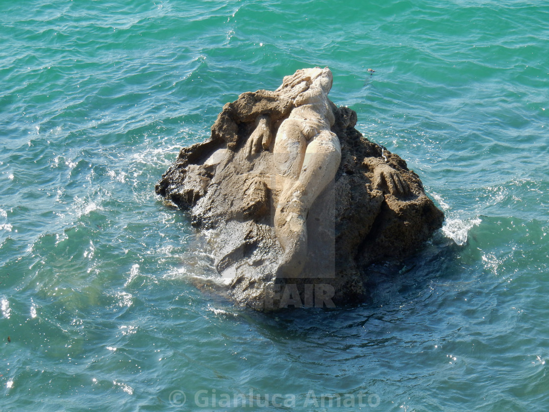 "Taranto - Sirena sdraiata sullo scoglio" stock image