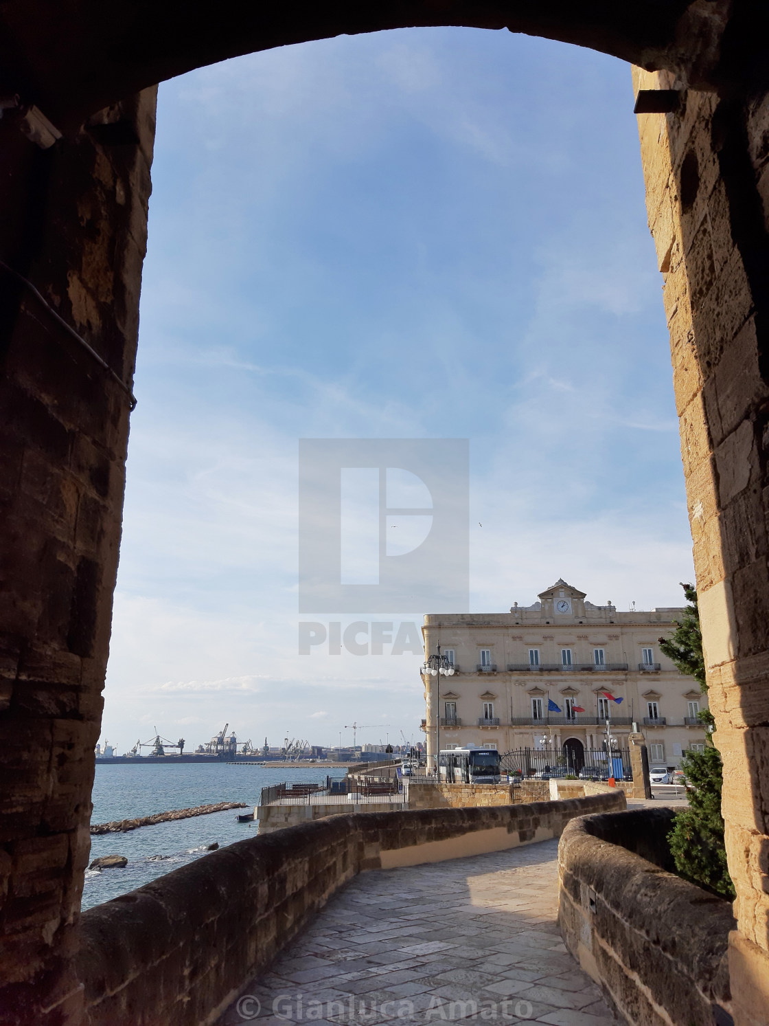 "Taranto - Uscita del Castello Aragonese" stock image