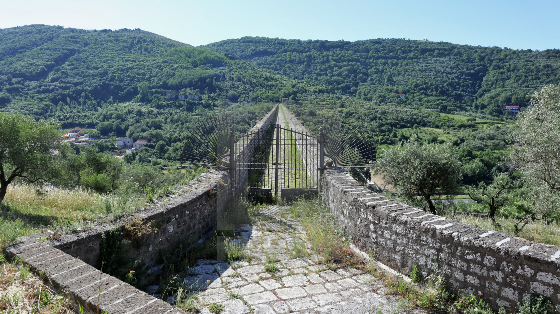 "Valle di Maddaloni - Accesso sull'Acquedotto Carolino" stock image