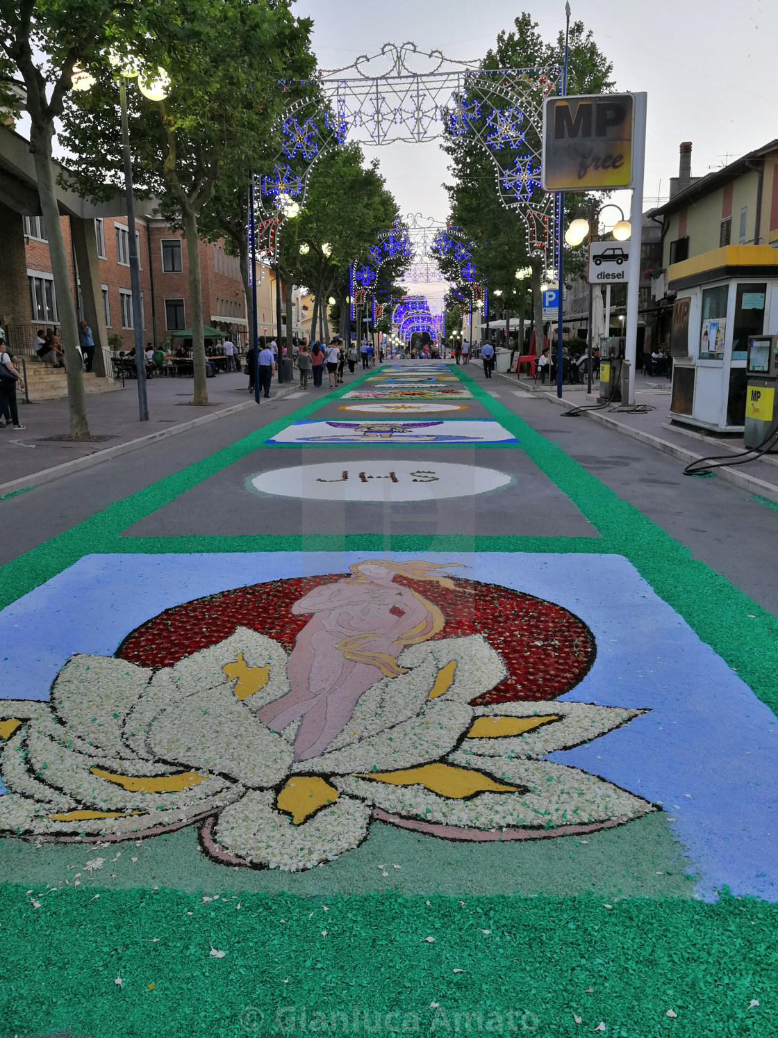 "Paduli - Venere di fiori sul viale" stock image