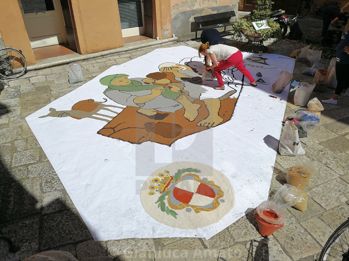 "Sant'Agata dei Goti - Allestimento dell'infiorata in piazza del municipio" stock image