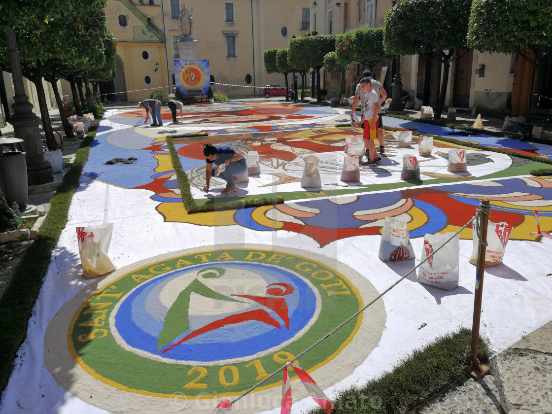 "Sant'Agata dei Goti - Allestimento dell'infiorata in piazza Umberto" stock image