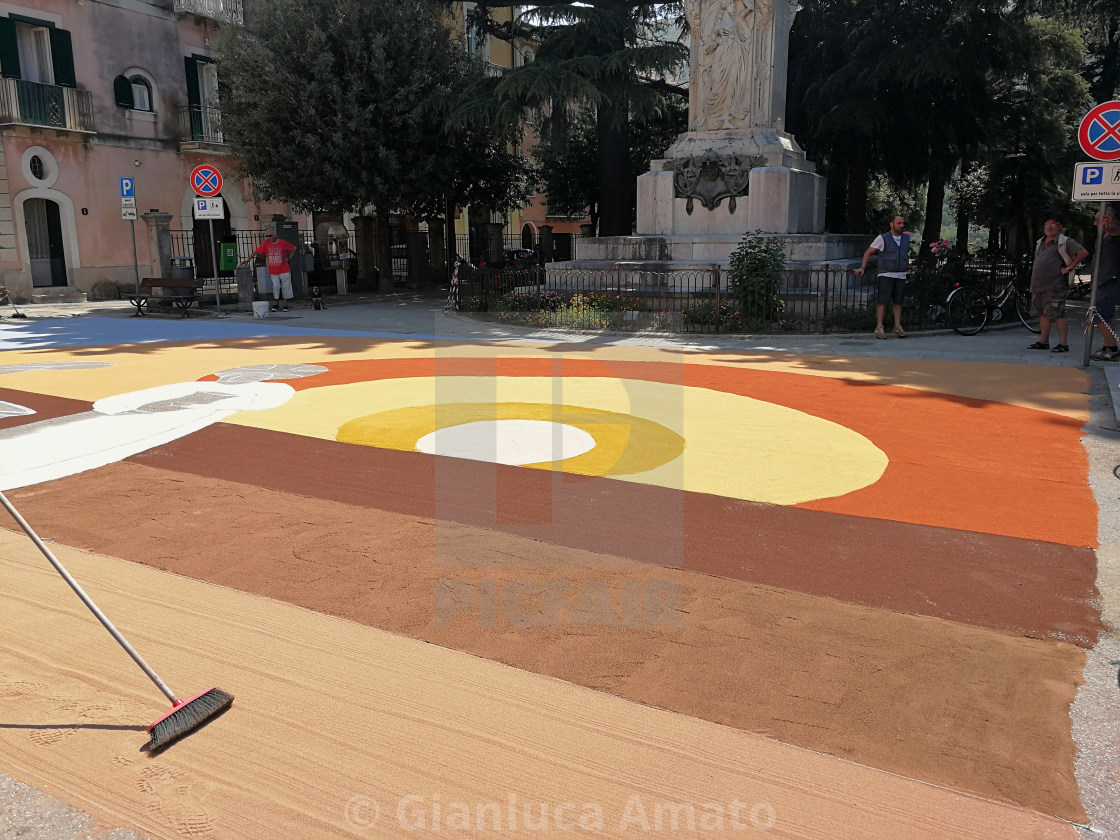 "Sant'Agata dei Goti - Allestimento dell'infiorata in Piazza Trieste" stock image