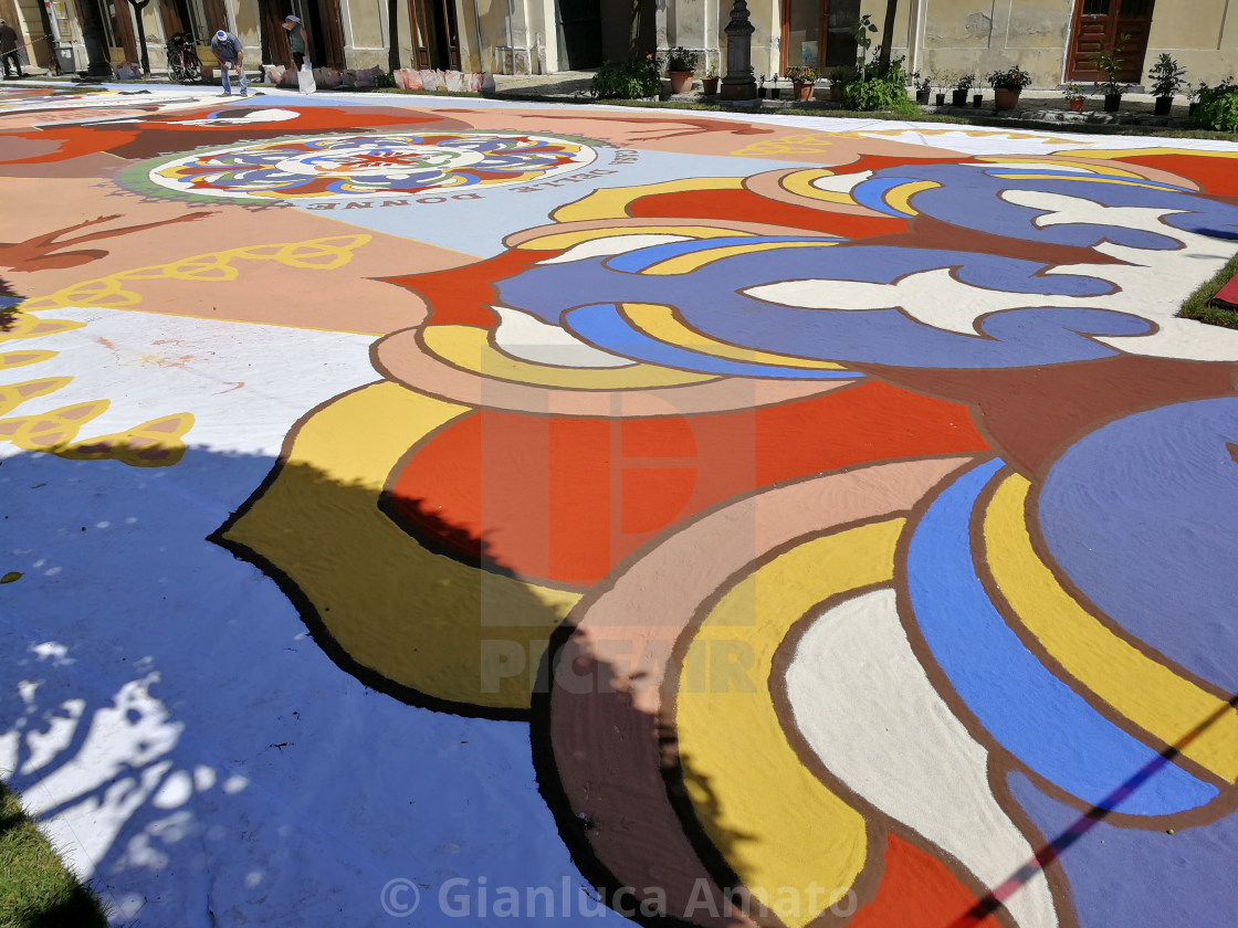 "Sant'Agata dei Goti - Particolare dell'infiorata in Piazza Umberto I" stock image