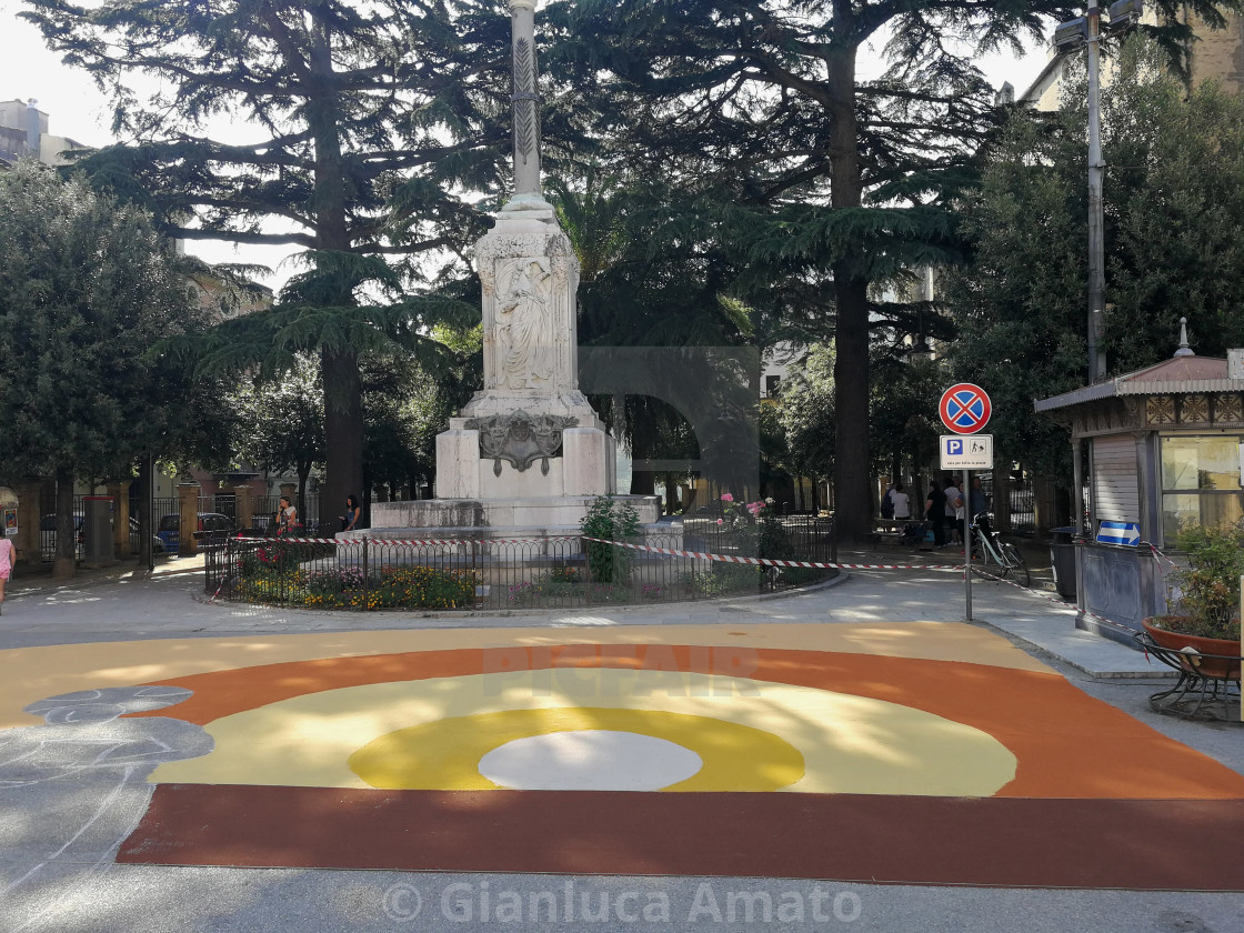 "Sant'Agata dei Goti - Preparativi dell'infiorata in piazza Trieste" stock image