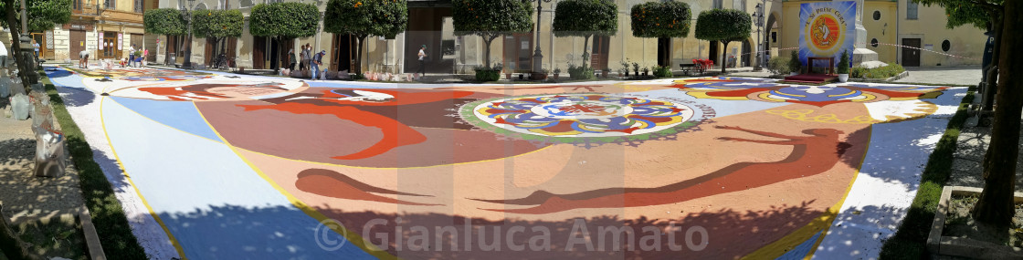 "Sant'Agata dei Goti - Panoramica di Piazza Umberto I per l'infiorata" stock image