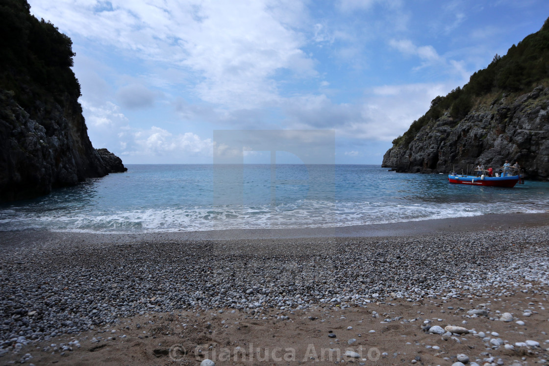 "Marina di Camerota - Barca alla spiaggia di Pozzallo" stock image