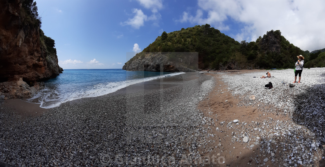 "Marina di Camerota – Panoramica della spiaggia di Pozzallo" stock image