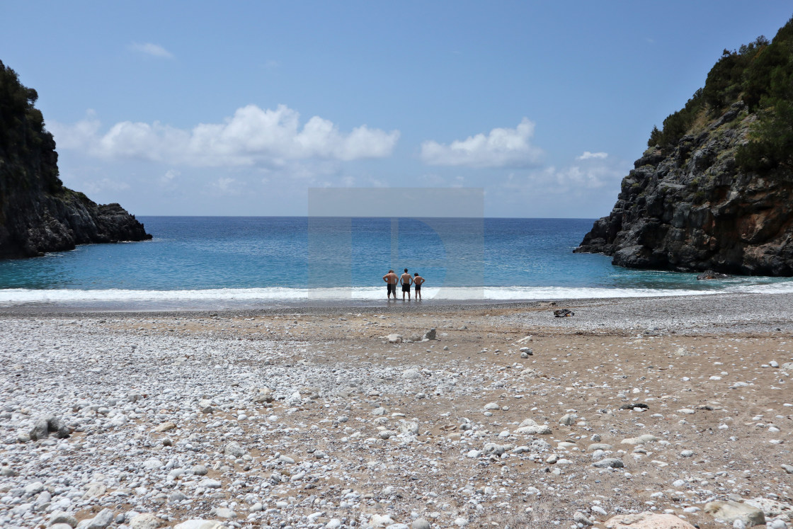 "Marina di Camerota - Turisti sulla spiaggia di Pozzallo" stock image