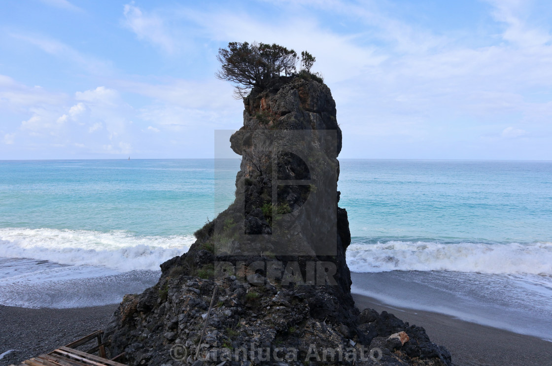 "Marina di Camerota - Scoglio sulla spiaggia di via Mingardo" stock image