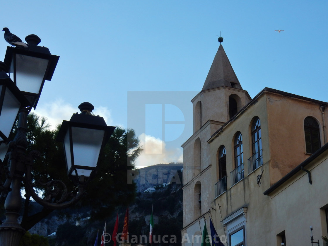 "Amalfi - Incendio sulla collina" stock image