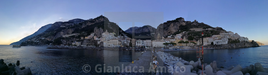 "Amalfi - Panoramica dal pontile al tramonto" stock image