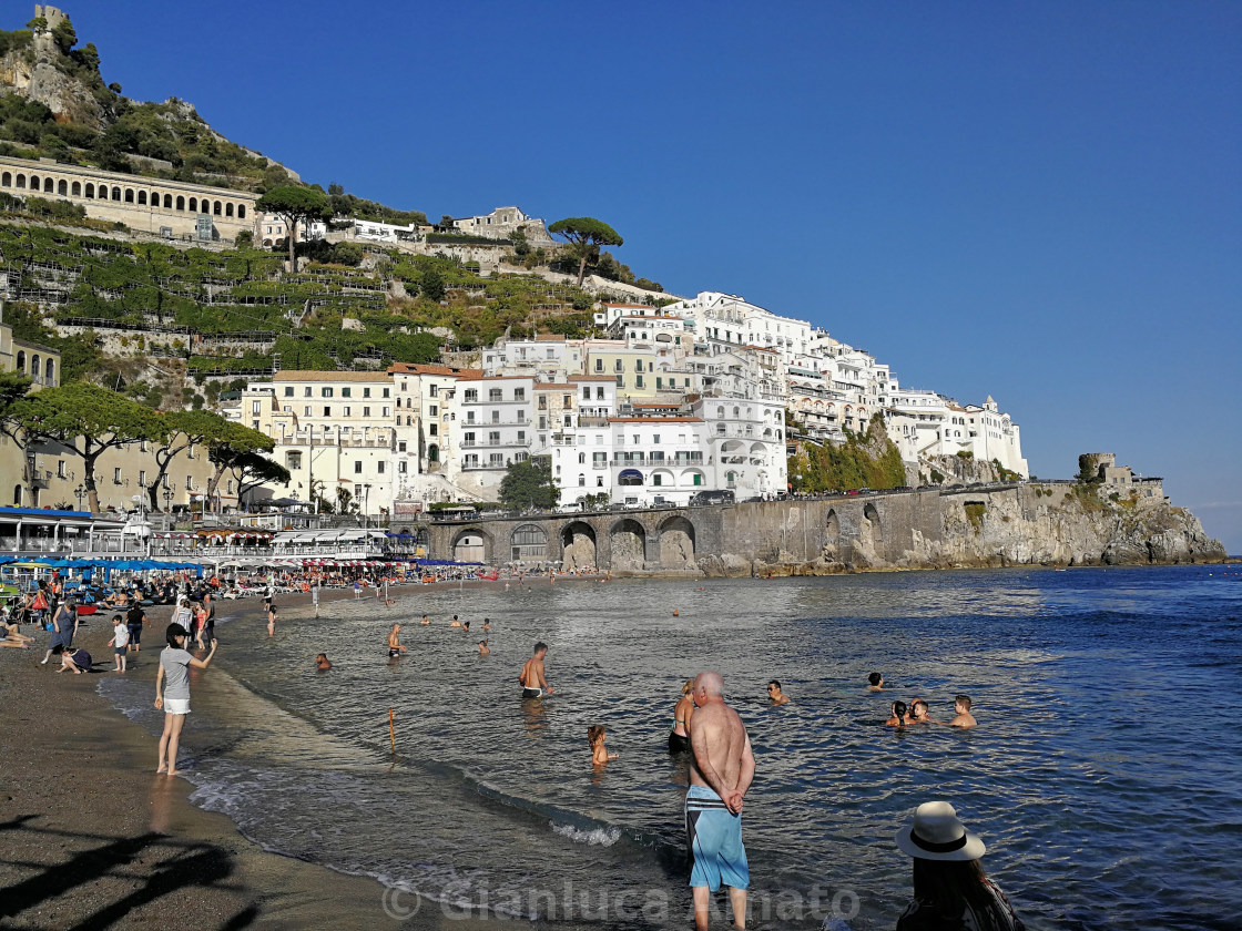 "Amalfi - Spiaggia libera del molo" stock image