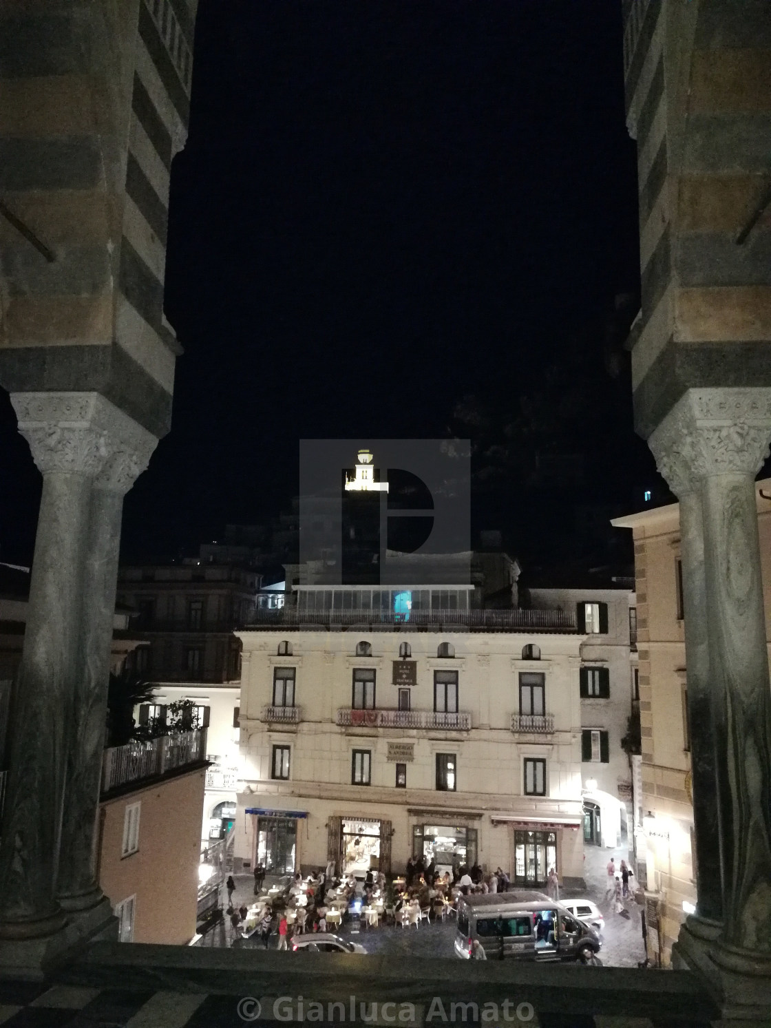 "Amalfi - Scorcio di notte dal portico del duomo" stock image