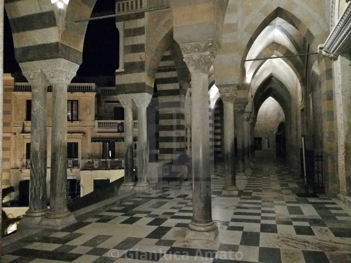 "Amalfi - Portico del duomo di notte" stock image