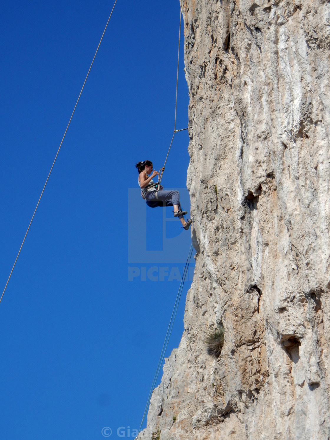 "Arrampicatrice sul Sentiero degli Dei" stock image