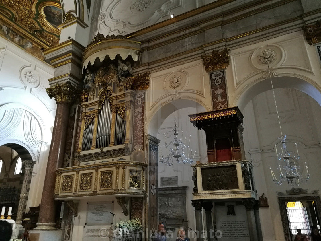 "Amalfi - Pulpito e organo del duomo" stock image