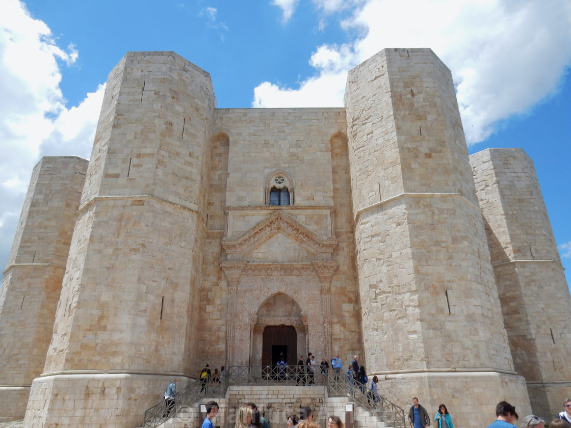 "Andria - Turisti a Castel del Monte" stock image