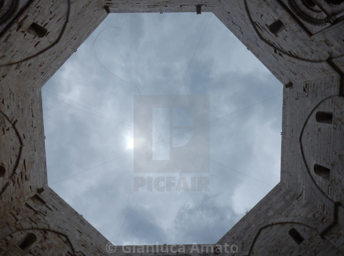 "Andria - Cortile di Castel del Monte dal basso" stock image