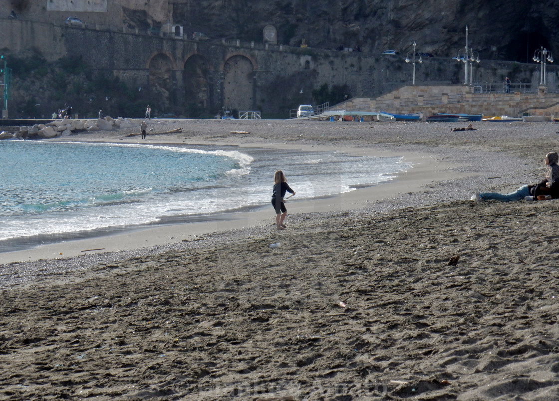 "Maiori - Bambina in riva al mare" stock image