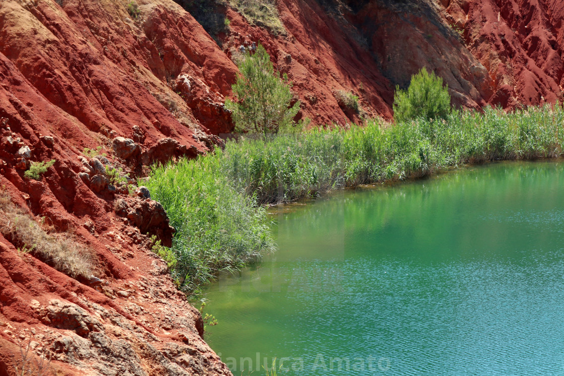 "Otranto - Particolare della riva del lago di bauxite" stock image