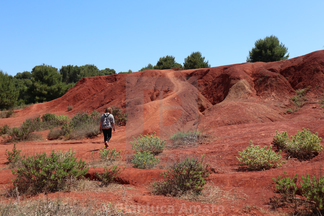 "Otranto - Tutista sul sentiero della cava di bauxite" stock image