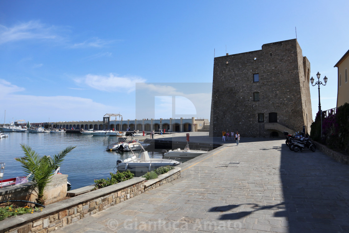 "Acciaroli - Torre medioevale al porto" stock image