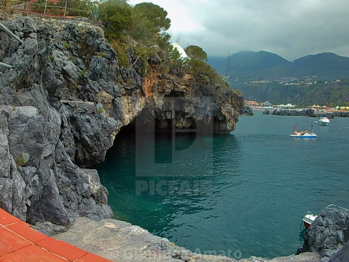 "Praia a Mare - Grotta del Leone dalla scogliera" stock image