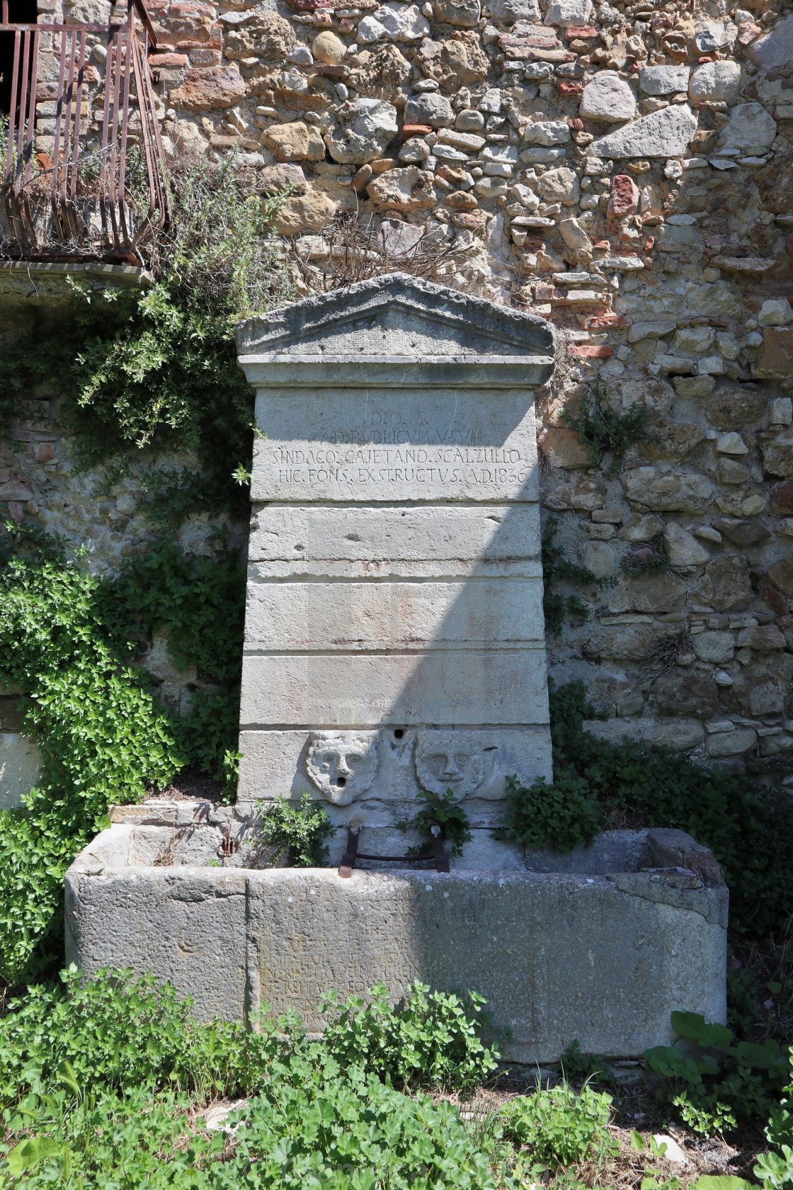 "Conza - Fontana ottocentesca del borgo abbandonato" stock image