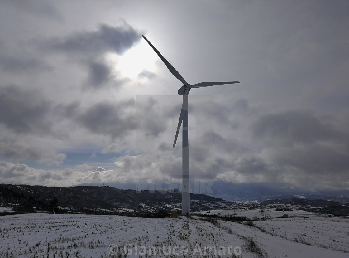 "Sant'Angelo dei Lombardi - Pala eolica in inverno" stock image