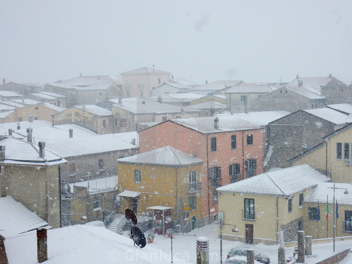 "Sant'Angelo dei Lombardi - Scorcio panoramico del borgo innevato" stock image