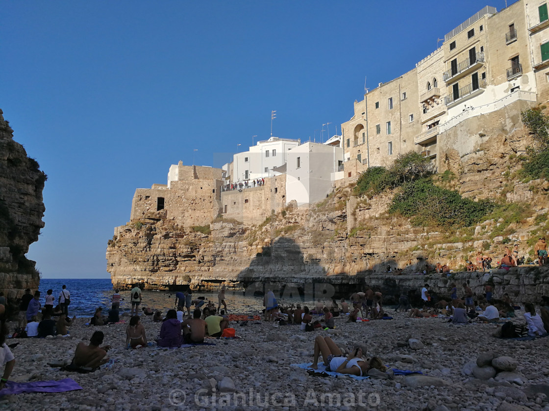 "Polignano a Mare - Scorcio di spiaggia a Cala Monachile" stock image