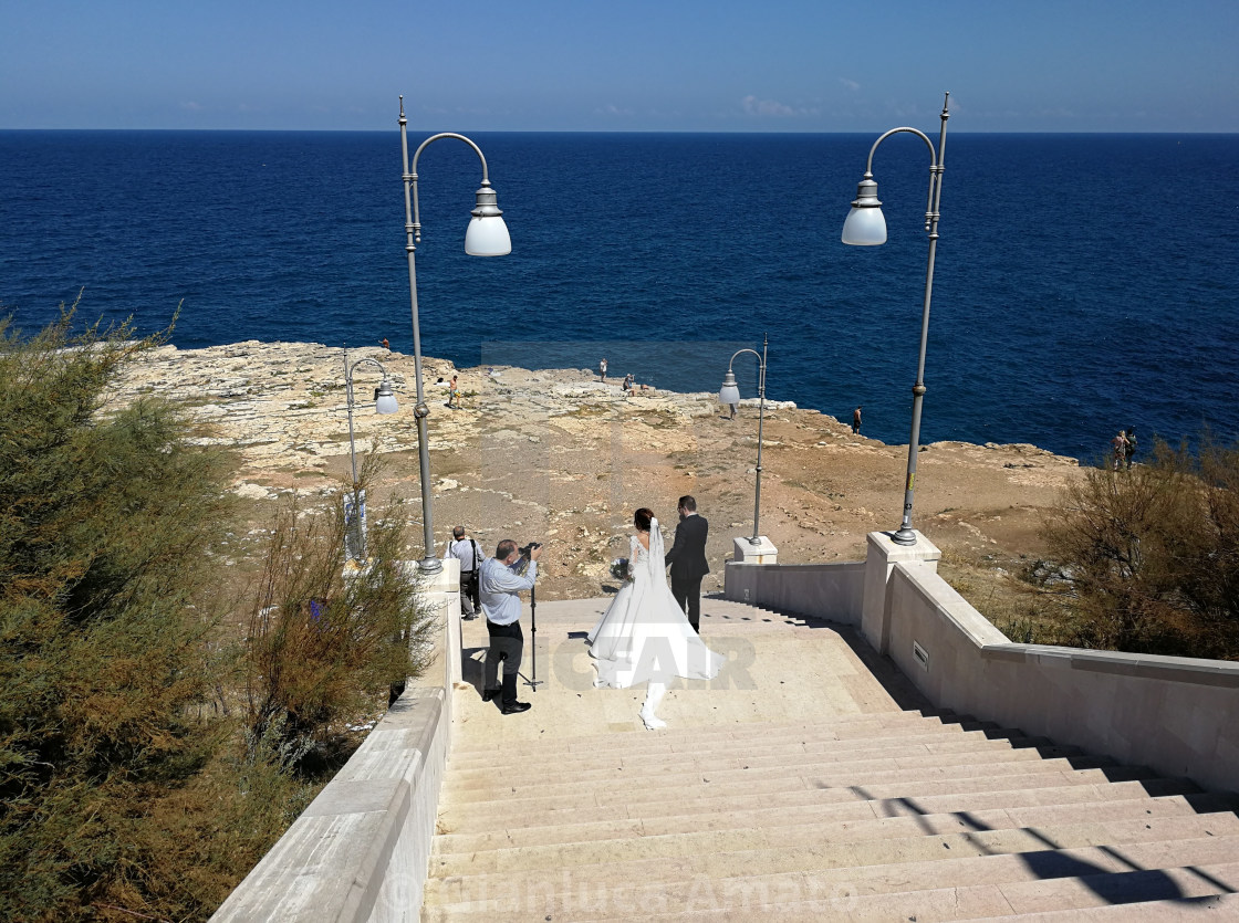 "Polignano a Mare - Sposi lungo la scalinata Modugno" stock image