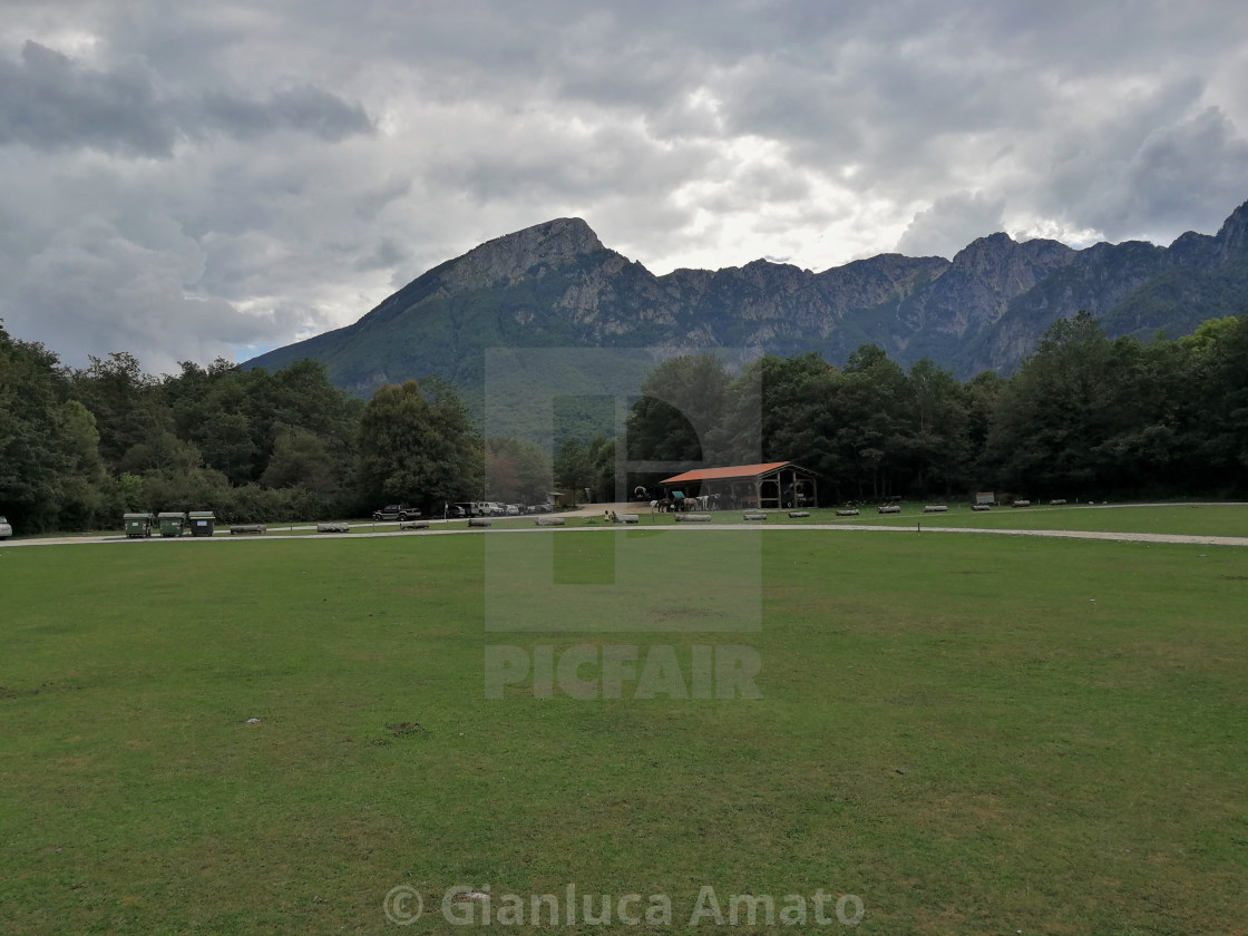 "Camosciara - Scorcio panoramico dell'area parcheggio" stock image