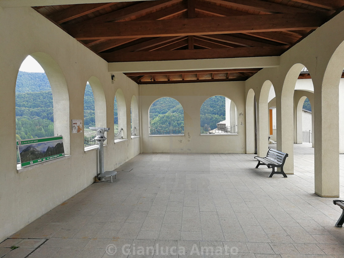 "Opi - Portico panoramico in Piazza dei Caduti" stock image