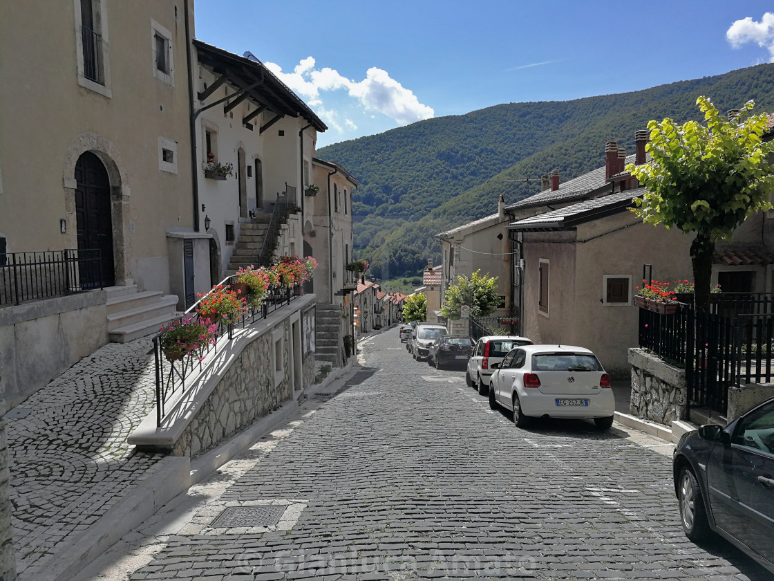 "Opi - Strada principale del centro storico" stock image