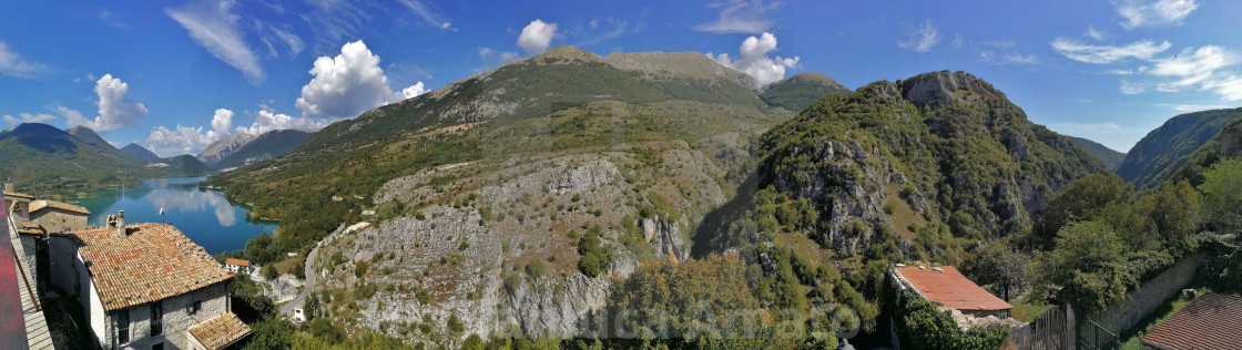 "Barrea - Panoramica dal belvedere" stock image