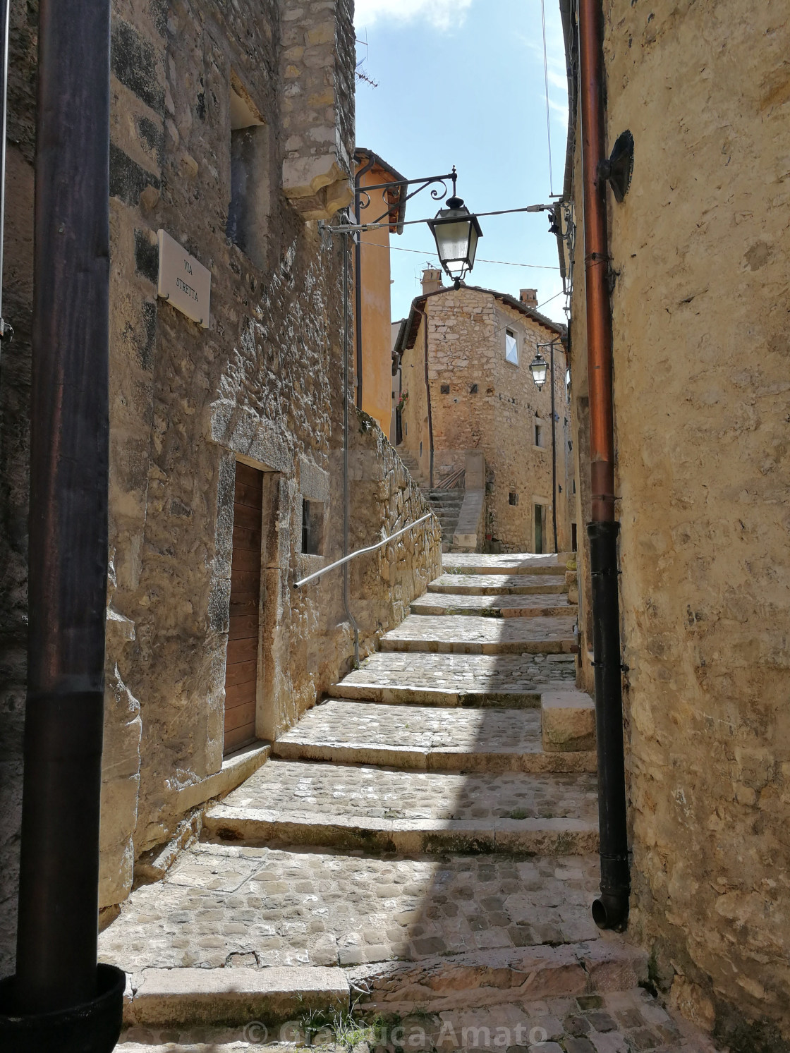 "Barrea - Rampa del centro storico" stock image