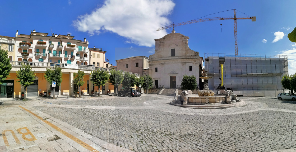 "Castel di Sangro - Panoramica della piazza del borgo" stock image